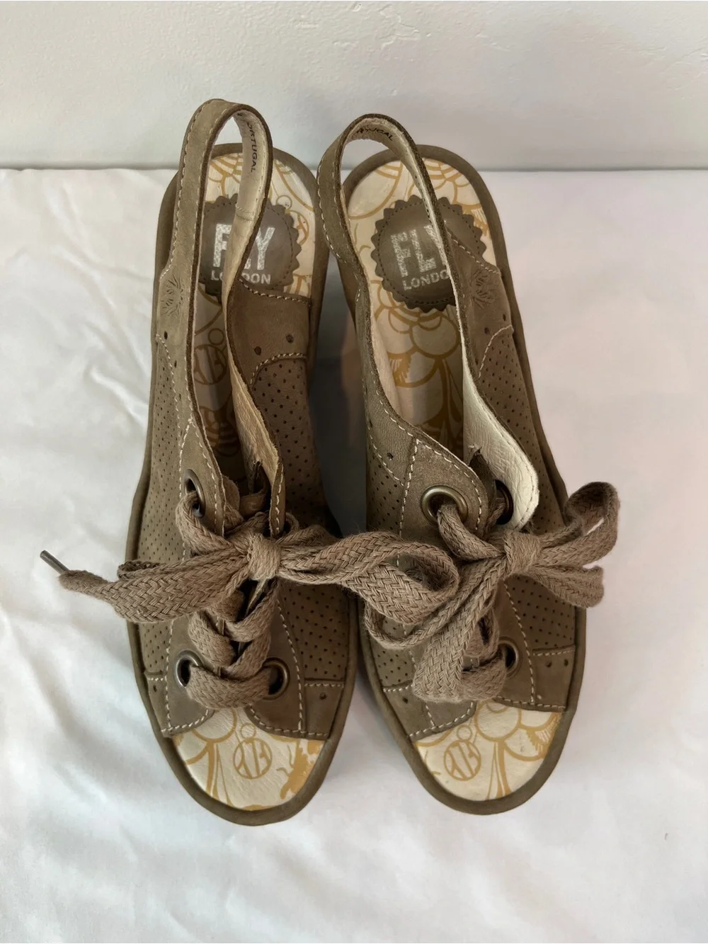 Fly London Yuta Platform Wedge Sandals Khaki Taupe Nubuck Womens Size 39 US 8.5